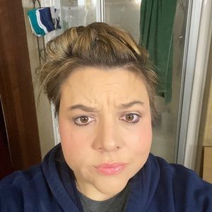 Meet your Posher, Victoria